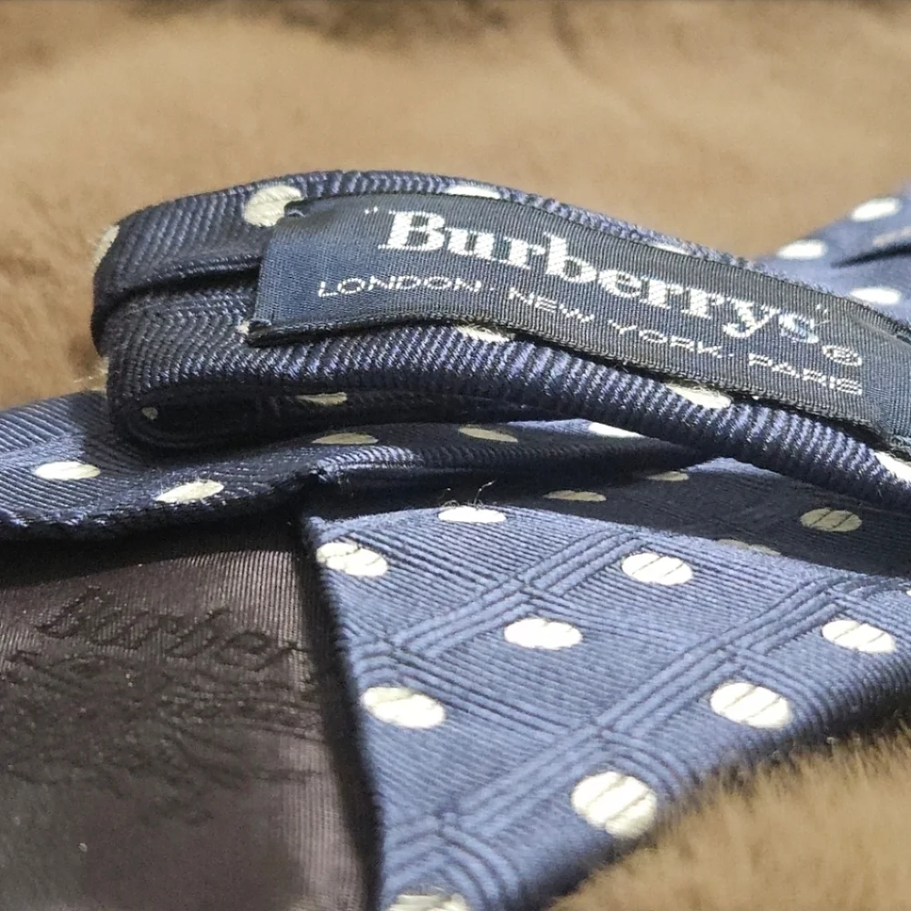 Burberrys Navy Blue Polka Dot Silk Tie